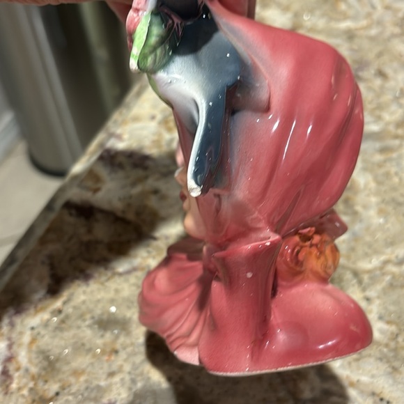 Vintage lady head vase. Just under 6 inches tall. Made in Japan. - Picture 6 of 7